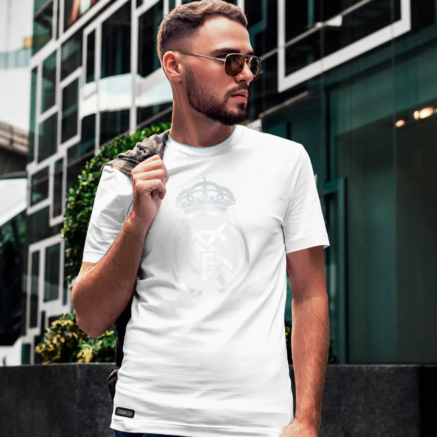 Bernabeu Neon Lights Herren T-Shirt mit reflektierendem Aufdruck Weiß | Foundry Cheap