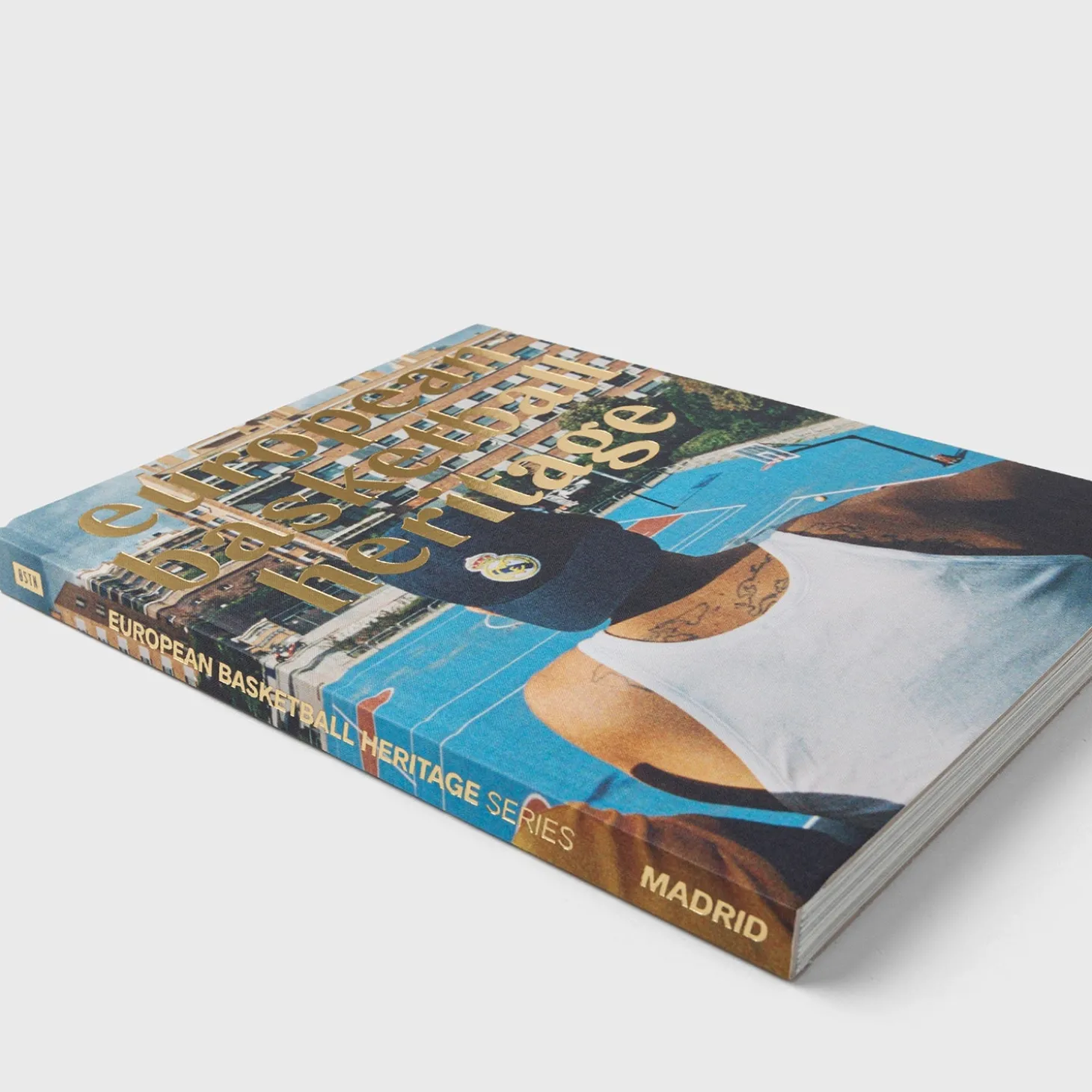 Buch: "European Basketball Heritage Series: Real Madrid" | BSTN Store GmbH Flash Sale